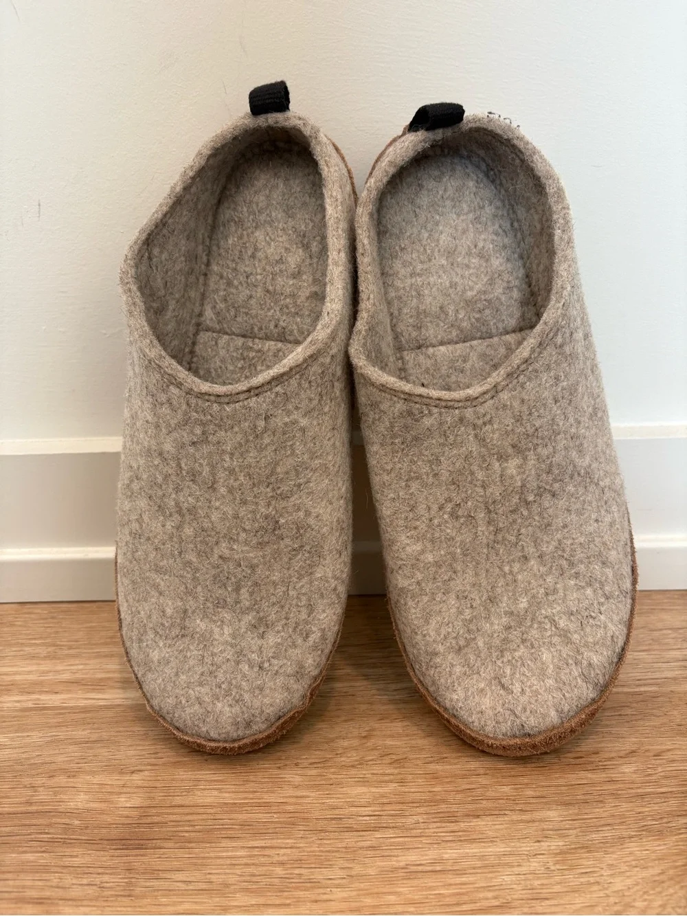 Kyrgies Oatmeal Wool Suede Indoor Slides Slippers Eu 44 Cozy Comfy Fall Natural